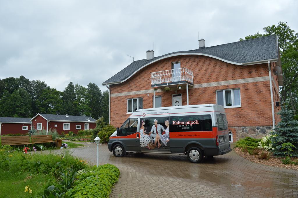 Guest House Kalnu Pupoli Šenheida Esterno foto